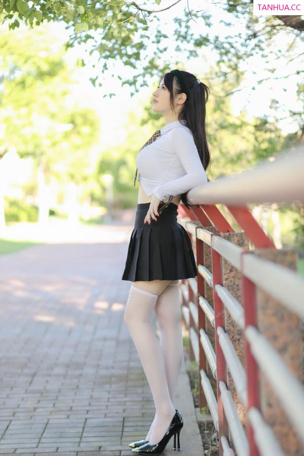陈诗诗 诗诗 [XiuRen]高清写真图 2022.08.30 No.5512 诗诗kiki第3张图片